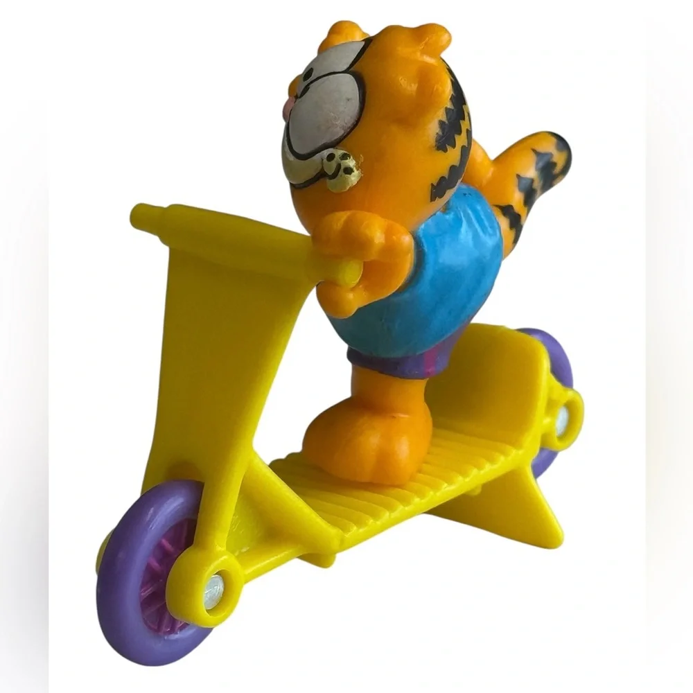 Vintage 1980's McDonalds Garfield Odie on Scooters Safari Jeep Happy Meal Toys